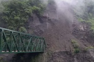 गरमपानी: करोड़ो की लागत से बने रतौड़ा पुल की नीव डगमगाई