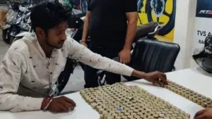 रुद्रपुर: जाने क्या हुआ जब स्कूटी खरीदने सिक्कों से भरा थैला लेकर पहुंचा युवक