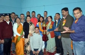 नैनीताल: कयाकिंग खिलाड़ी नैना अधिकारी को किया सम्मानित