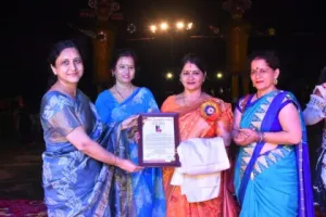 हल्द्वानी: ज्योतिषाचार्य डॉ. मंजू जोशी को बरेली में पर्वतीय सांस्कृतिक समाज ने किया सम्मानित
