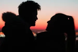 बरेली कॉलेज में रंगरलियां मनाते पकड़े गए युवक-युवती, चीफ प्रॉक्टर के पास पहुंचा मामला