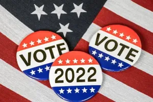 मध्यावधि चुनाव से पहले अमेरिका में चरमपंथी हिंसा की चेतावनी