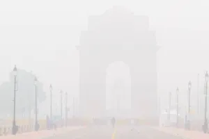 पल-पल बदलता मौसम: दिल्ली-NCR में छाया कोहरा, यूपी-बिहार में बारिश का अलर्ट, सर्दी की दस्तक