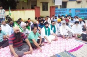 काशीपुर: पराली जलाने पर रोक के विरोध में किसानों के एसडीएम के जरिए सीएम को भेजा ज्ञापन