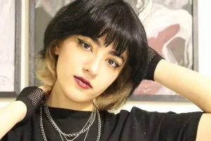 Iran: किशोरी की मां का दावा, छत से गिरने से नहीं बल्कि सिर पर वार करने से हुई बेटी की मौत