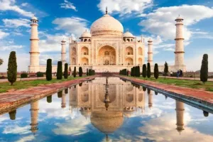 आगरा: ताजमहल के पास व्यावसायिक गतिविधियों पर लगी रोक टली