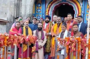 देहरादून: बाबा के दर्शन को केदारनाथ धाम पहुंचे राज्यपाल गुरमीत सिंह