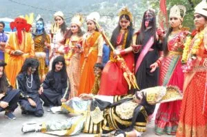 नैनीताल: भव्य शोभायात्रा के बाद नम आंखों से दी मां दुर्गा को विदाई