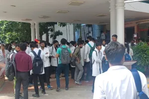 लखनऊ: लोहिया छात्रावास का भोजनालय बंद, छात्रों ने किया प्रदर्शन