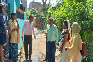 अयोध्या: जागे अफसर, अभियान के तहत दी घर-घर दस्तक