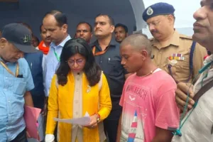 हरदोई: काईमऊ पहुंची राष्ट्रीय अनुसूचित जाति आयोग की टीम, सदस्य डा.अंजूबाला ने की इस पीड़ित परिवार से मुलाकात