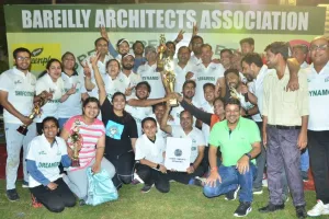 बरेली: आर्किटेक्ट एसोसिएशन ने किया ग्रीन प्रीमियर लीग क्रिकेट मैच का आयोजन, खिलाड़ियों ने दिखाया अपना हुनर