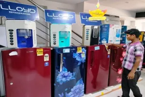 बांदा: धनतेरस पर महंगा हुआ बाजार, लेकिन ग्राहकों की जेब है ठंडी