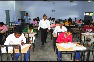 बांदा: पीईटी परीक्षा की दोनों पालियों में 6089 अभ्यर्थी रहे अनुपस्थित