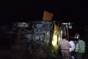 जालंधर जा रही प्राइवेट बस अनियंत्रित होकर पलटी, मचा कोहराम