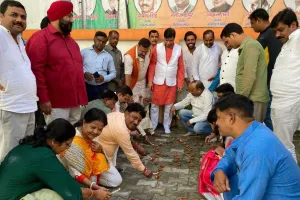 बरेली: भाजपा कार्यालय पर हुआ दीपोत्सव कार्यक्रम, महानगर अध्यक्ष ने किया पूजन