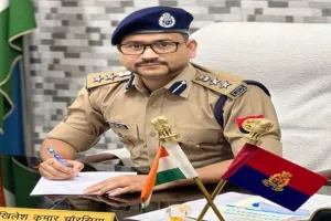 बरेली: सख्त तेवर में दिखे SSP, बदल दिए CO समेत छह इंस्पेक्टर और 53 दरोगा