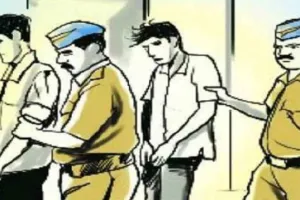 पीलीभीत: माधोटांडा की घनी आबादी में बन रही थी आतिशबाजी, दो गिरफ्तार