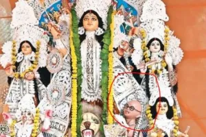 दुर्गा पंडाल में असुर की जगह महात्मा गांधी को दिखाया, हिंदू महासभा के खिलाफ होगा एक्शन