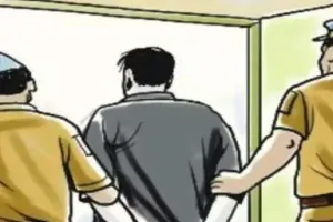 रामपुर: T20 मैच में सट्टे की खाईबाड़ी करते युवक को पुलिस ने रंगे हाथ पकड़ा