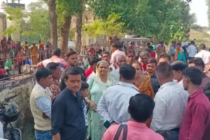 पीलीभीत: जेल में बंद पिता से मिलने आए बेटे को सिपाही ने पीटा, परिवार ने लगाया गंभीर आरोप