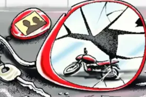 बदायूं: कार की टक्कर से बाइक सवार महिला की मौत, परिवार में मचा कोहराम