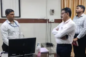 बरेली: जंक्शन रेलवे अस्पताल में DRM ने परखीं व्यवस्थाएं, HMIS के बारे में ली जानकारी