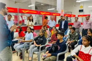 बरेली: विश्व डाक दिवस पर छात्रों ने दी छात्रवृत्ति परीक्षा