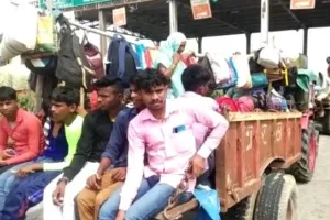 बरेली: प्रधानों की मदद से ट्राली में सफर पर लगाई जाएगी रोक