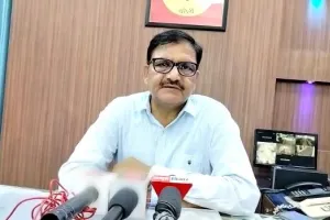 बर्बाद हुई फसल का किया जाएगा आकलन, किसान की मौत दुर्भाग्यपूर्ण- डीएम