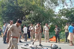 पीलीभीत: करवा चौथ पर उजड़ा सुहाग, हादसे में पति की मौत, पत्नी गंभीर