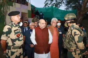 अमित शाह के दौरे से पहले पुलवामा में आतंकी हमला, पुलिसकर्मी शहीद और CRPF का एक जवान घायल