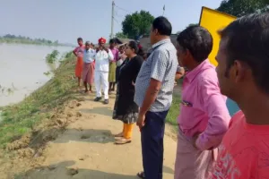 शाहजहांपुर: एसडीएम ने बाढ़ क्षेत्र के गांवों का किया दौरा, दिए ये निर्देश