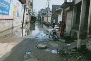 बरेली: संजय नगर में नई लाइन बंद, बारिश के पांच दिन बाद भी जलभराव