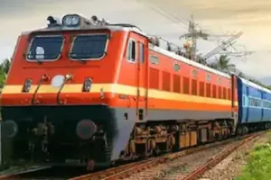 पीलीभीत: शाहजहांपुर रेलखंड पर ट्रेन से कटकर युवक की मौत, मचा कोहराम