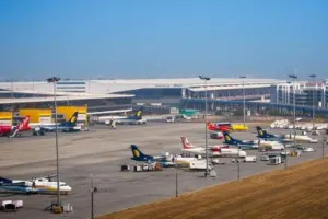 देश के 29 एयरपोर्ट और टर्मिनलों की पहचान अब प्रतिष्ठित व्यक्तियों के नाम