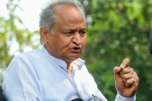 Ashok Gehlot ने कहा- गांधी परिवार से मेरे रिश्ते तर्क से परे