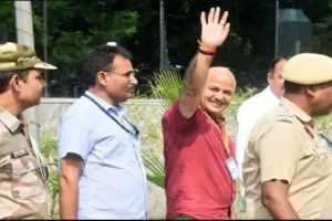 सिसोदिया से CBI की 9 घंटे तक पूछताछ, बोले- सारे केस फर्जी, मुझ पर AAP छोड़ने का दबाव