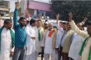 संभल: अंशु शर्मा की रिहाई को लेकर भाकियू ‘भानु’ गुट ने की नारेबाजी, SP को सौंपा ज्ञापन