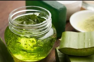 बालों में एलोवेरा जेल लगाने के कमाल के हैं फायदे, ऐसे करें इस्तेमाल