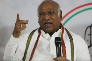 खड़गे के हाथ कल से होगी कांग्रेस अध्यक्ष की कमान, सामने है चुनौतियों का पहाड़