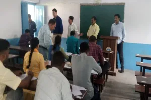 इटावा: 40 फीसदी परीक्षार्थियों ने छोड़ी पीईटी परीक्षा