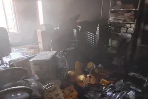 हल्द्वानी: शॉर्ट सर्किट से मीडिया सेंटर में लगी आग, खाक हुए अहम दस्तावेज