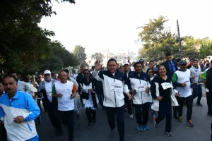 देहरादून: रन फाॅर यूनिटी के लिए ‘देहरादून मैराथन’ में दौड़े सीएम धामी