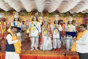 अयोध्या: राज्याभिषेक में झांकियों ने माहौल को बनाया राममय