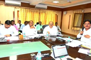 दीपावली में न बिकने पाए मिलावटी खाद्य पदार्थ, चलायें चेकिंग अभियान :मंडलायुक्त