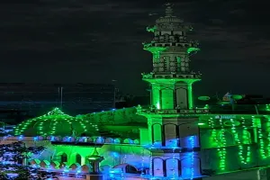 गोरखपुर: परंपरा के अनुसार हुई मस्जिदों में परचम कुशाई