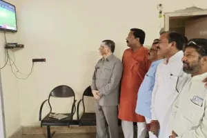 बरेली: भारत सेवा ट्रस्ट पर संतोष गंगवार समेत अन्य ने मैच का लिया आनंद