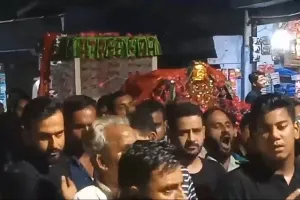 बहराइच: कड़ी सुरक्षा में अलम और मशाल जुलूस के साथ मोहर्रम का समापन