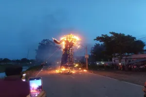 बहराइच: मटेरा में आज हुआ रावण के पुतले का दहन